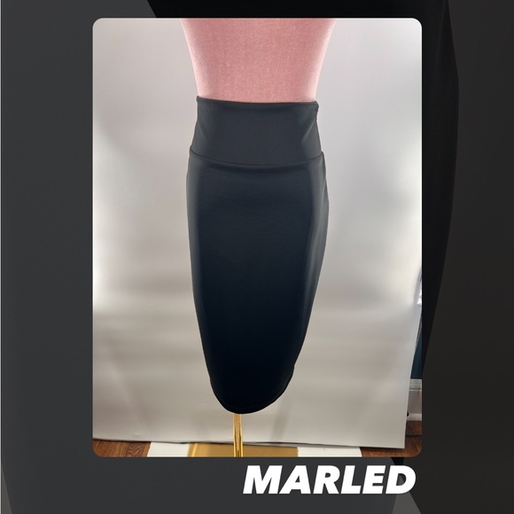 Marled Dresses & Skirts - NWT Marled Black Pencil Skirt